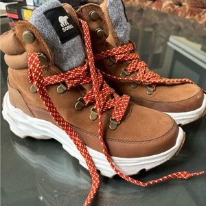 Sorel kinetic breakthru conquest wp 8.5-fit an 8 (Sorel run small) EUC